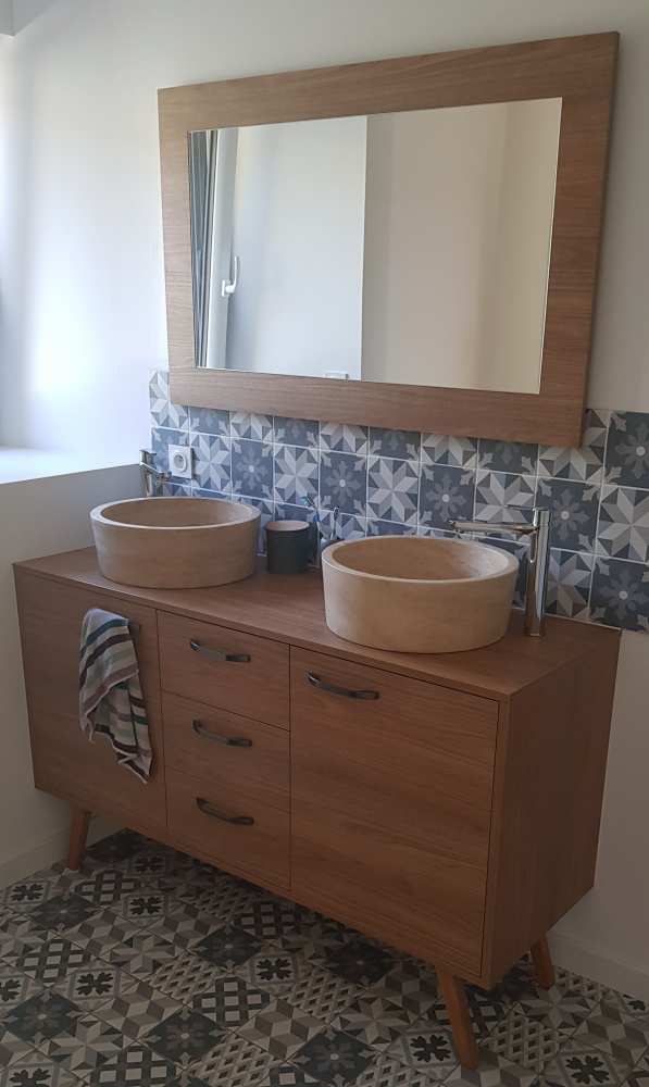 Meuble salle de bain décor bois
